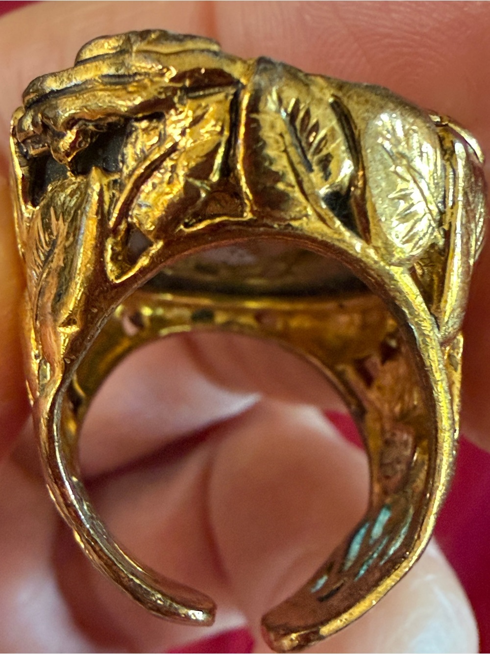 Roberto cavalli vintage ring
Size is adjustable - Picture 11 of 14